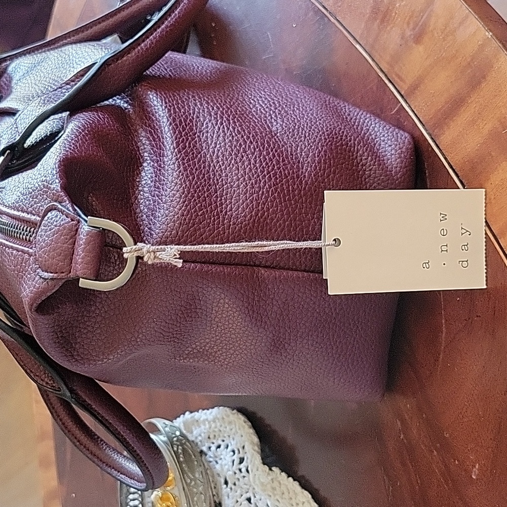 Aubergine a new day Vegan Leather Handbag - Picture 6 of 11